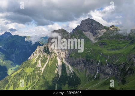 Tolle Bergtour zum Tobermann Gipfel in Vorarlberg Österreich ab Schoppernau Stockfoto