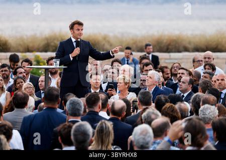 Juni 2023, MARSEILLE, Bouches-du-Rhône, Marseille: Marseille (Marseille), 27.06.2023.- der französische Präsident Emmanuel Macron hält am 27. Juni 2023 eine Rede im Fort Saint-Jean in Marseille. Zwei Jahre nach dem Start des Transformationsplans besucht Präsident Macron vom 26. Bis 28. Juni 2023 Marseille, um die verschiedenen Projekte in der zweitgrößten Stadt Frankreichs zu überprüfen. (Francia, Marsella) (Foto: © Guillaume Horcajuelo/POOL Via ZUMA Press Wire) Stockfoto