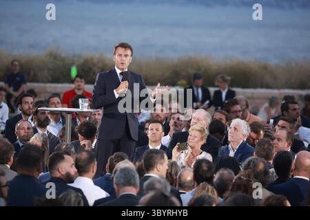 Juni 2023, MARSEILLE, Bouches-du-Rhône, Marseille: Marseille (Marseille), 27.06.2023.- der französische Präsident Emmanuel Macron hält am 27. Juni 2023 eine Rede im Fort Saint-Jean in Marseille. Zwei Jahre nach dem Start des Transformationsplans besucht Präsident Macron vom 26. Bis 28. Juni 2023 Marseille, um die verschiedenen Projekte in der zweitgrößten Stadt Frankreichs zu überprüfen. (Francia, Marsella) (Foto: © Guillaume Horcajuelo/POOL Via ZUMA Press Wire) Stockfoto