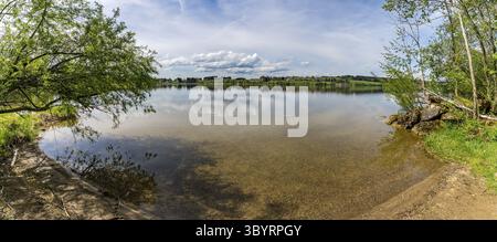 Schöne Wanderung entlang des Rottachsees mit Schluchtweg zur Burgkranzegg Ruine im Allgau Stockfoto