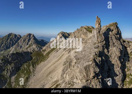 Anspruchsvolle Bergtour über den Klettersteig Mindelheim vom Mittelberg Kleinwalsertal in den Allgauer Alpen Stockfoto