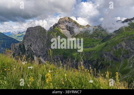 Tolle Bergtour zum Tobermann Gipfel in Vorarlberg Österreich ab Schoppernau Stockfoto