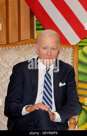11. September 2023, Hanoi, Vietnam: Hanoi (Vietnam), 11. September 2023.- US-Präsident Joe Biden trifft sich am 11. September 2023 im Regierungsbüro in Hanoi, Vietnam mit dem vietnamesischen Premierminister. Biden kam in Hanoi an, nachdem er am Gipfeltreffen der Gruppe der 20 in Indien teilgenommen hatte. (Kreditbild: © Minh Hoang/POOL via ZUMA Press Wire) Stockfoto