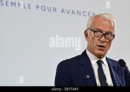 16. Oktober 2023, PARIS, Frankreich: Paris (Frankreich), 16.10.2023.- Präsident der französischen Arbeitgebervereinigung Bewegung der französischen Unternehmen (MEDEF) Patrick Martin spricht während seiner Teilnahme an einer Sozialkonferenz mit Gewerkschaften und Arbeitgebern beim französischen Conseil Economique, Social et Environnemental (CESE - Wirtschafts-, Sozial- und Umweltrat) in Paris, Frankreich, 16. Oktober 2023. Im Mittelpunkt der Sozialkonferenz stehen niedrige Löhne gegen hohe Inflation und Meinungsverschiedenheiten mit den Sozialpartnern in anderen Fragen. (Francia) (Bild: © Miguel Medina/POOL via ZUMA Press Wire) Stockfoto