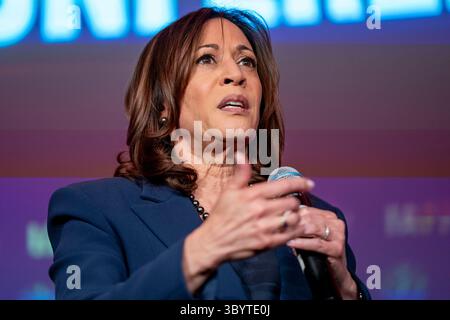 4. März 2024, Washington, DC, Vereinigte Staaten: Washington (Vereinigte Staaten), 04.03.2024.- US-Vizepräsidentin Kamala Harris spricht auf der International Association of Fire Fighters Legislative Conference auf dem Hyatt Regency Capitol Hill in Washington, DC, USA, 4. März 2024. (Kreditbild: © Bonnie Cash/POOL via ZUMA Press Wire) Stockfoto