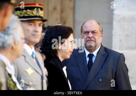 3. Oktober 2023, PARIS, Frankreich: Paris (Frankreich), 10.03.2023.- die französische Kulturministerin Rima Abdul Malak (C) und Justizminister Eric Dupond-Moretti (R) nehmen am 3. Oktober 2023 im Hotel des Invalides in Paris, Frankreich, Teil. (Francia) (Foto: © Sarah Meyssonnier/POOL via ZUMA Press Wire) Stockfoto