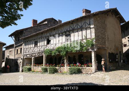 Mittelalterliche Pérouges, Ain, Auvergne-Rhône-Alpes Frankreich. Stockfoto