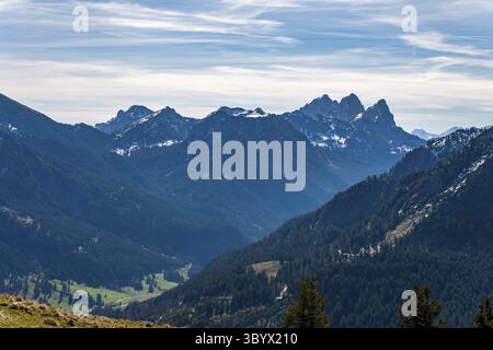 Eine gemütliche Wanderung von Zoeblen Zugspitzblick zum Schoenkahler im wunderschönen Tannheimer Valley Stockfoto