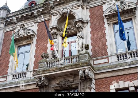 Monumentales Rathaus und Platz von Wetteren, Ostflandern, Belgien 5. Juli 2025 Stockfoto Monumentales Rathaus und Platz von Wetteren, Ostflandern, Belgien 5. Juli 2025 Stockfoto