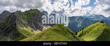 Tolle Bergtour zum Tobermann Gipfel in Vorarlberg Österreich ab Schoppernau Stockfoto