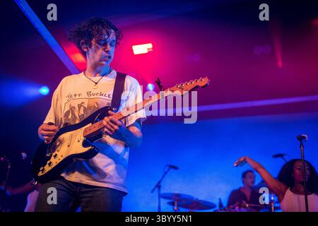 Juni 2019 - Kopenhagen, Dänemark - Dänemark, Kopenhagen - 13. Jnue 2019. Die englische Indie-Rock-Band The 1975 gibt ein Live-Konzert im Tap1 in Kopenhagen. Hier wird Leadsänger Matthew Healy live auf der Bühne gesehen. (Foto: Gonzales Photo – Thomas Rasmussen) (Foto: © Thomas Rasmussen/Gonzales Photo via ZUMA Press) Stockfoto