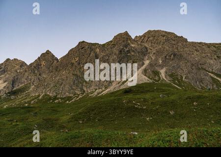 Anspruchsvolle Bergtour über den Klettersteig Mindelheim vom Mittelberg Kleinwalsertal in den Allgauer Alpen Stockfoto