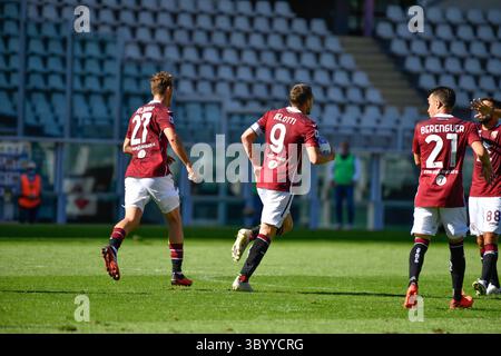 26. September 2020, Italien: Turin, Italien. September 2020. Andrea Belotti (9) von Turin punktet 2-3 im Spiel der Serie A zwischen Turin und Atalanta im Stadio Olimpico in Turin., Credit:Tommaso Fimiano / Gonzales Photo / ZUMA Press (Credit Image: © Tommaso Fimiano / Gonzales/Gonzales Photo via ZUMA Press) Stockfoto
