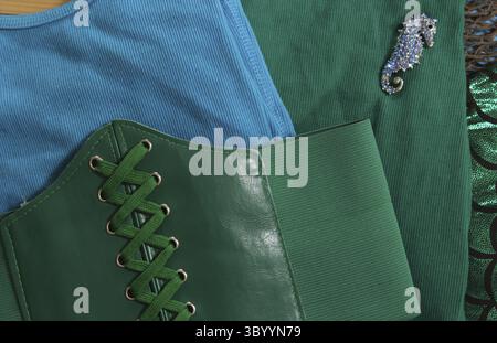 Mermaid Fashion mit Schmuck- und Angelnetz – Nahaufnahme Stockfoto