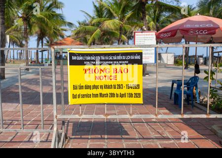 31. März 2020, Da Nang, Vietnam: Da Nang, Vietnam. 31. März 2020. Die beliebten Strände von da Nang wurden gesperrt, um die Ausbreitung des COVID-19-Virus zu verhindern. (Foto: Gonzales Photo - Michael Hornbogen) (Foto: © Michael Hornbogen/Gonzales Photo via ZUMA Press) Stockfoto