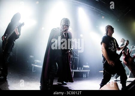 31. Mai 2014: Kopenhagen, England, Dänemark - die norwegische Black-Metal-Band Mayhem gibt ein Live-Konzert im Pumpehuset. Hier ist die Sängerin Attila Csihar live auf der Bühne zu sehen. Dänemark, 31/05 2014. (Foto: © Peter Troest/Gonzales Foto via ZUMA Press) Stockfoto