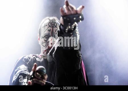 31. Mai 2014: Kopenhagen, England, Dänemark - die norwegische Black-Metal-Band Mayhem gibt ein Live-Konzert im Pumpehuset. Hier ist die Sängerin Attila Csihar live auf der Bühne zu sehen. Dänemark, 31/05 2014. (Foto: © Peter Troest/Gonzales Foto via ZUMA Press) Stockfoto