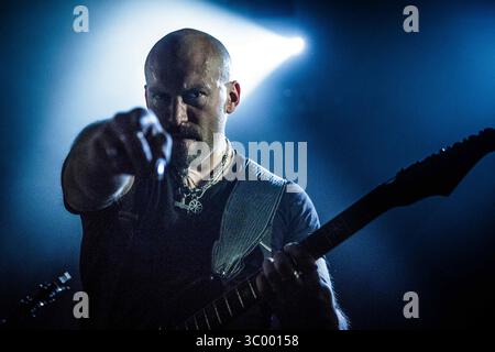 31. Mai 2014: Kopenhagen, England, Dänemark - die norwegische Black-Metal-Band Mayhem gibt ein Live-Konzert im Pumpehuset. Hier ist Gitarrist Ghul live auf der Bühne zu sehen. Dänemark, 31/05 2014. (Foto: © Peter Troest/Gonzales Foto via ZUMA Press) Stockfoto