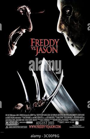 Freddy vs. Jason (2003) von Ronny Yu mit Robert Englund, Ken Kirzinger und Monica Keena. Freddy Krueger und Jason Voorhees treffen in einem brutalen Kampf aufeinander, nachdem Freddy Jason dazu manipuliert hat, Teenager abzuschlachten, um seine Macht wiederzubeleben. Foto eines Original-Posters aus dem Jahr 2003 (USA), das NUR FÜR REDAKTIONELLE ZWECKE VERWENDET WIRD. Beschreibung: BFA / New Line Cinema Stockfoto