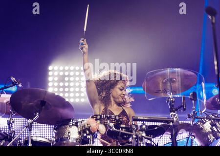 21. Mai 2022, Dänemark, Kopenhagen: Kopenhagen, Dänemark. Mai 2022. Die schottische Rockband Simple Minds gibt ein Live-Konzert im KB Hallen in Frederiksberg, Kopenhagen. Hier ist Drummer Cherisse Osei live auf der Bühne zu sehen., Credit:Thomas Rungstrom / ZUMA Press (Credit Image: © Thomas Rungstrom/Gonzales Foto via ZUMA Press) Stockfoto