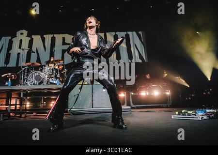 12. Juli 2022, Schweiz, Montreux: Montreux, Schweiz. Juli 2022. Die italienische Glam-Rock-Band MÃ¥ neskin gibt ein Live-Konzert während des Schweizer Musikfestivals Montreux Jazz Festival 2022 in Montreux. Hier ist Sänger Damiano David live auf der Bühne zu sehen., Credit:Tilman Jentzsch / ZUMA Press (Credit Image: © Tilman Jentzsch/Gonzales Foto via ZUMA Press) Stockfoto