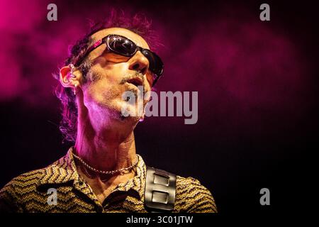 21. Mai 2022, Dänemark, Kopenhagen: Kopenhagen, Dänemark. 21. Mai 2022 die schottische Rockband Simple Minds gibt ein Live-Konzert im KB Hallen in Frederiksberg, Kopenhagen. Hier ist Gitarrist Gordy Goudie live auf der Bühne zu sehen., Credit:Erling Brodersen / ZUMA Press (Foto: © Erling Brodersen/Gonzales Foto via ZUMA Press) Stockfoto