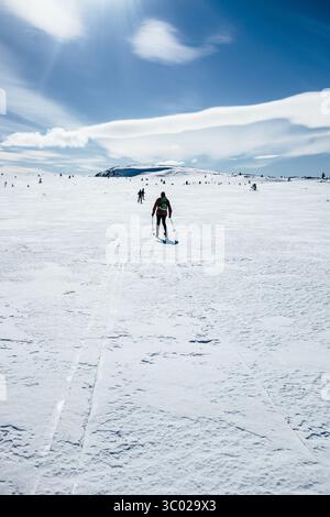 März 2016, Moen, Norwegen: Moen, Norwegen - 23. März 2016. Leute, die im Sulseter Resort Ski fahren. (Foto: © Malthe Ivarsson/Gonzales Foto via ZUMA Press) Stockfoto