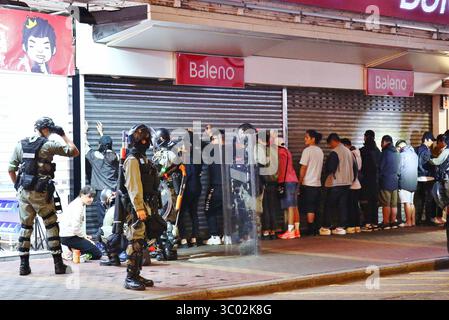1. Dezember 2019, Hongkong, Volksrepublik China: Hongkong, China. Dezember 2019. Tausende demokratischer Demonstranten nehmen an dem friedlichen marsch von Tsim Sha Tsui nach Hung Hom Teil. Mehr als 100 Menschen werden von der Polizei in Mongkok um Mitternacht angehalten und durchsucht. (Foto: © Gonzales/Gonzales Foto via ZUMA Press) Stockfoto