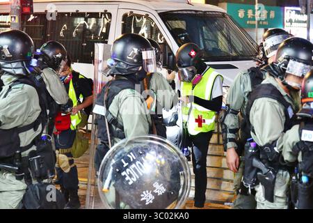 1. Dezember 2019, Hongkong, Volksrepublik China: Hongkong, China. Dezember 2019. Tausende demokratischer Demonstranten nehmen an dem friedlichen marsch von Tsim Sha Tsui nach Hung Hom Teil. Mehr als 100 Menschen werden von der Polizei in Mongkok um Mitternacht angehalten und durchsucht. (Foto: © Gonzales/Gonzales Foto via ZUMA Press) Stockfoto