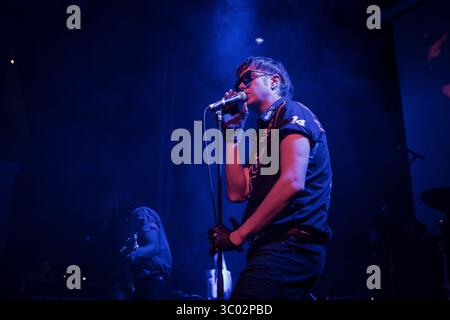 November 2018 - Reykjavik, Island - Island, Reykjavik - 10. November 2018. Der US-amerikanische Sänger, Songwriter und Musiker Julian Casablancas (im Bild) gibt ein Live-Konzert mit seiner Band The Voidz während des isländischen Festivals Iceland Airwaves 2018 in Reykjavik. (Foto: Gonzales Photo - Tord Litleskare) (Foto: © Tord Litleskare/Gonzales Photo via ZUMA Press) Stockfoto