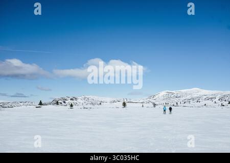 März 2016, Moen, Norwegen: Moen, Norwegen - 23. März 2016. Leute, die im Sulseter Resort Ski fahren. (Foto: © Malthe Ivarsson/Gonzales Foto via ZUMA Press) Stockfoto