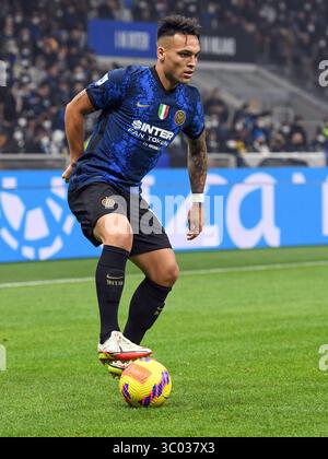 5. Februar 2022, Italien, Mailand: Mailand, Italien. Februar 2022. Lautaro Martinez (10) von Inter im Spiel Der Serie A zwischen Inter und AC Milan bei Giuseppe Meazza in Mailand., Credit:Tommaso Fimiano / ZUMA Press (Credit Image: © Tommaso Fimiano/Gonzales Foto via ZUMA Press) Stockfoto