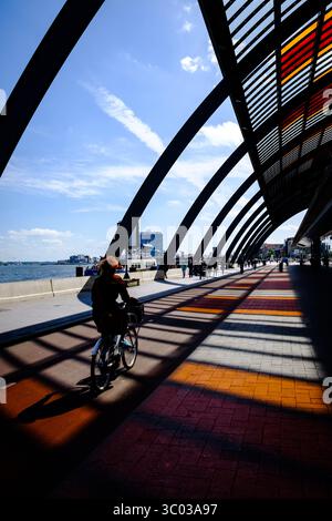 11. Mai 2018, Amsterdam, Niederlande: Die Seeseite des Amsterdamer Centraal, der größte Bahnhof von Amsterdam, Niederlande. (Foto: Gonzales Photo - Paul Crudge) (Foto: © Paul Crudge/Gonzales Photo via ZUMA Press) Stockfoto