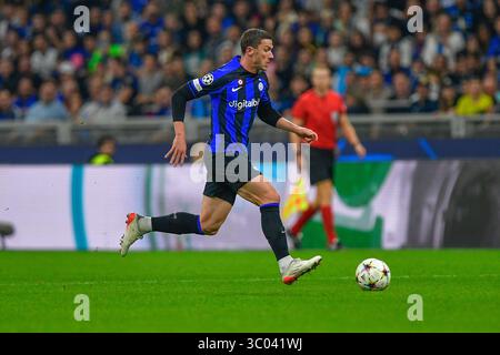 26. Oktober 2022, Italien, Mailand: Mailand, Italien. Oktober 2022. Robin Gosens von Inter während des UEFA Champions League-Spiels zwischen Inter und Viktoria Plzen bei Giuseppe Meazza in Mailand., Credit:Tommaso Fimiano / ZUMA Press (Credit Image: © Tommaso Fimiano/Gonzales Foto via ZUMA Press) Stockfoto