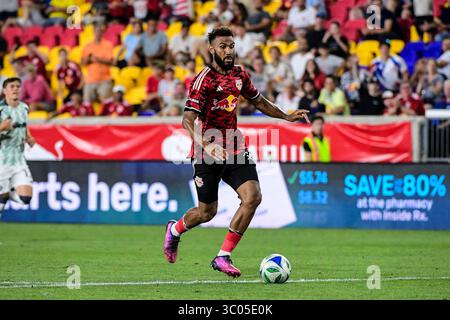 Harrison, Usa. Juli 2025. Harrison, NJ, USA, 16. Juli 2025: Eric Maxim Choupo-Moting (13 New York Red Bulls) während des Major League Soccer Matches zwischen den New York Red Bulls und der New England Revolution im Sports Illustrated Stadium in Harrison, NJ United States (NUR REDAKTIONELLE VERWENDUNG). (Rebekah Wynkoop/SPP) Credit: SPP Sport Press Photo. /Alamy Live News Stockfoto