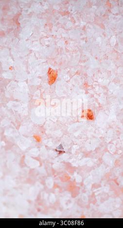 Mikrophotographie von Himalaya Pink Fine Table Salt Stockfoto