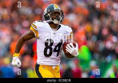 14. Oktober 2018: Antonio Brown (84) sprintet in einem Spiel zwischen den Pittsburgh Steelers und den Cincinnati Bengals im Paul Brown Stadium in Cincinnati (OH) für die Endzone und erzielt schließlich einen Touchdown. Die Steelers gewannen mit 28:21. Adam Lacy/CSM(Credit Image: &Copy; Adam Lacy/CSM via ZUMA Wire) Stockfoto