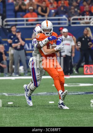 13. Oktober 2018 San Antonio, TX...UTSA Roadrunner Receiver, Blaze Moorhead (19), während des NCAA-Fußballspiels zwischen der University of Texas at San Antonio Roadrunners und den Louisiana Tech Bulldogs in San Antonio, TX. (Absoluter vollständiger Fotograf & Firmenkredit: Joseph Calomeni / MarinMedia.org / Cal Sport Media)(Kreditbild: &Copy; Joseph Calomeni / Marinmedia.Org/CSM via ZUMA Wire) Stockfoto