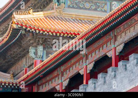 24. Juni 2016 - Peking, China - Peking China - Detail über das verzierte Dach und die Architektur des Palastmuseums in der Verbotenen Stadt. (Kreditbild: © Edwin Remsberg / Vwpics/VW Pics via ZUMA Wire) Stockfoto
