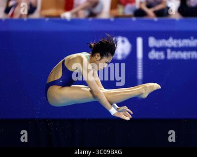 Berlin, Deutschland. Juli 2025. Lu Wei aus China tritt am 20. Juli 2025 beim Women's Platform Final of Diving bei den FISU World University Games 2025 in Berlin an. Quelle: Du Zheyu/Xinhua/Alamy Live News Stockfoto