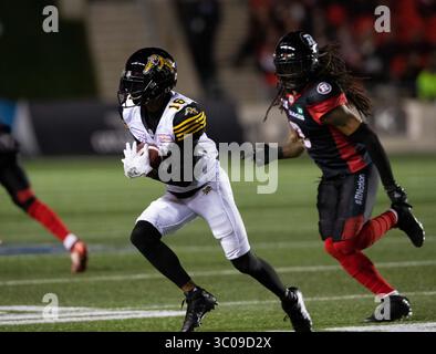 19. Oktober 2018: Der Hamilton Tiger-Cats Wide Receiver Brandon Banks (16) läuft nach dem Fang während des CFL-Spiels zwischen den Hamilton Tiger-Cats und den Ottawa Redblacks im TD Place Stadium in Ottawa, Kanada. Daniel Lea/CSM(Kreditbild: &Copy; Daniel Lea/CSM via ZUMA Wire) Stockfoto