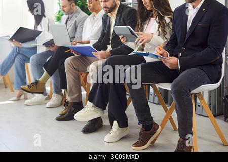 Business Team Arbeitet In Der Reihe Bei Office Meetings Stockfoto