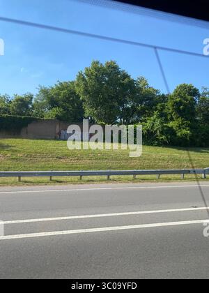 Downtown Nashville, Tennessee, mit Skyline, Straßen und Architektur der Stadt; fotografiert während des Besuchs von Five Points Einheimischen. Stockfoto