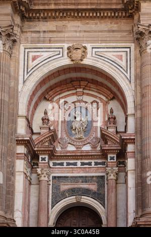 Hauptportal der Kathedrale von Malaga, Andalusien, Spanien Stockfoto