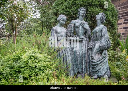 11. Juli 2017 - Haworth, Yorkshire, Vereinigtes Königreich - Steinskulptur der BrontÃ« Schwestern im BrontÃ« Parsonage Museum, Haworth, West Yorkshire, England (Bild: © Edwin Remsberg / Vwpics/VW Pics Via ZUMA Wire) Stockfoto