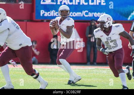 27. Oktober 2018: Lincoln, NE, USA: Bethune Cookman Wildcats Quarterback Jabari Dunham (9) während des NCAA Football-Spiels zwischen den Bethune Cookman Wildcats und Nebraska Cornhuskers. Nebraska besiegte Bethune Cookman 45-9 im Memorial Stadium in Lincoln, NE. Romeo T Guzman/CSM.(Kreditbild: &Copy; Romeo Guzman/CSM via ZUMA Wire) Stockfoto