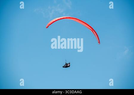 Januar 2018 - Kapstadt, Westkap, Südafrika - Parasailor in the Sky über Kapstadt, Südafrika (Bild: © Edwin Remsberg / Vwpics/VW Pics via ZUMA Wire) Stockfoto