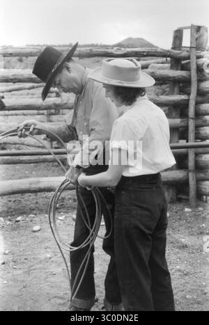 August 2018 - Montana, USA - Lernen Sie, wie man ein Seil wirft während des Ranch Rodeo Contests, Brewster Arnold Quarter Circle U Ranch, Birney, Montana, USA, Arthur Rothstein, Farm Security Administration, Juni 1939 (Kreditbild: © JT Vintage/Glasshouse Via ZUMA Wire) Stockfoto