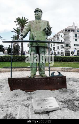 6. November 2018 – Cascais, Portugal – Eine Statue in Cascais, Portugal, zollt Dom Carlos I., König von Portugal, von 1889 bis zu seiner Ermordung im Jahr 1908 Tribut. Cascais ist eine Stadt und Gemeinde im Großraum Lissabon an der portugiesischen Riviera, einem wichtigen Touristenziel und hat viele internationale Einwohner. (Bild: © Nir Alon/ZUMA Wire) Stockfoto