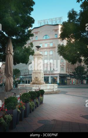 Belgrad, Serbien - 13. Juli 2025: Blick auf das Hotel Balkan im Stadtzentrum von Terazije bei Tag. Stockfoto
